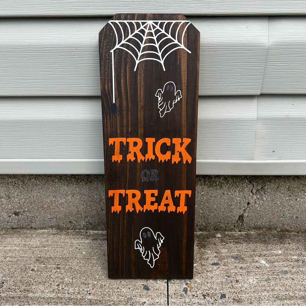 “TRICK OR TREAT” Reclaimed Wood Sign